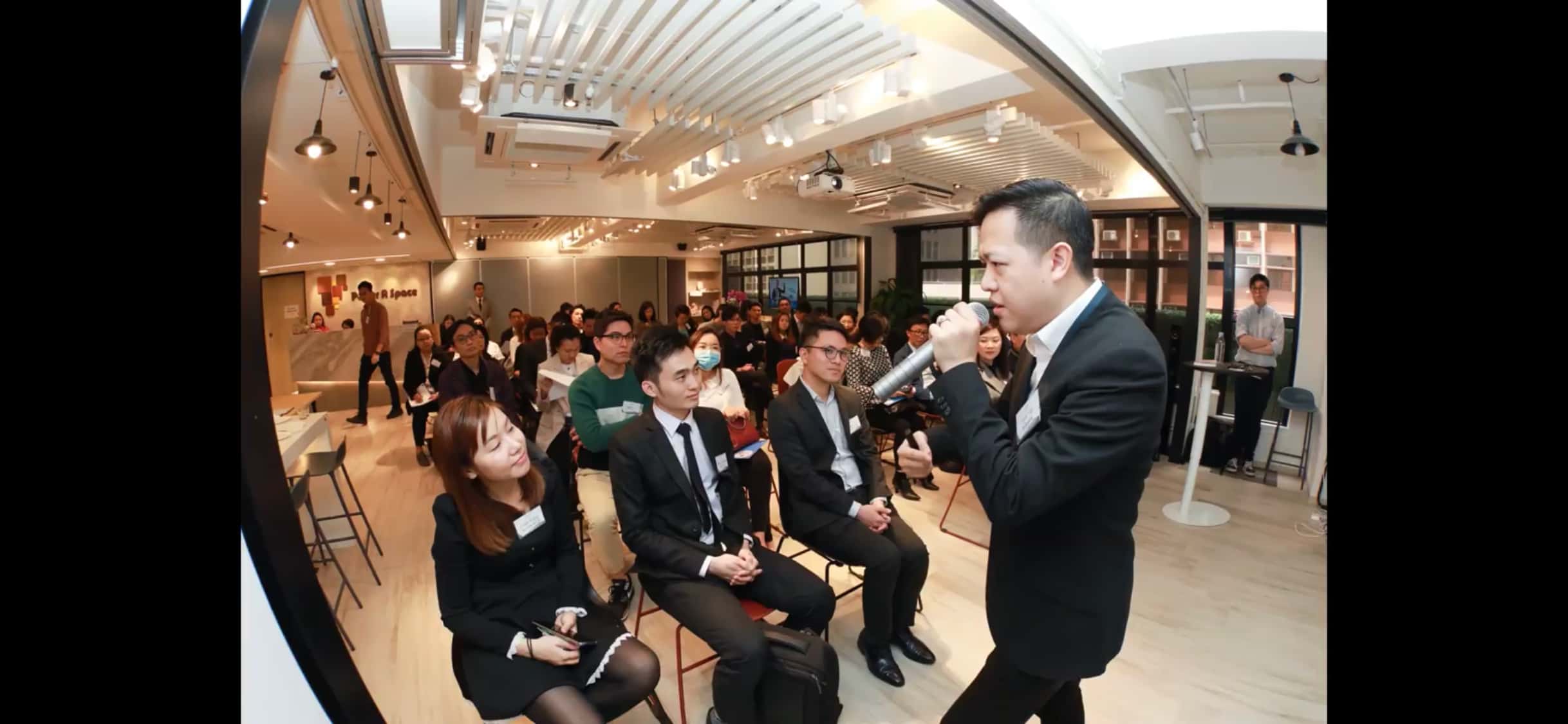 商業培訓 - 專業企業培訓與演講